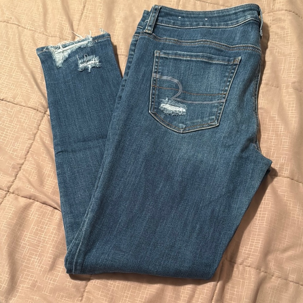 American Eagle Distressed jeans